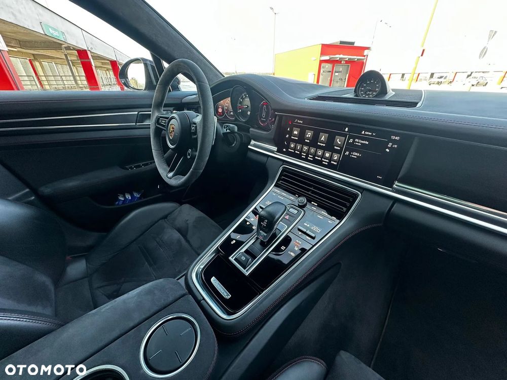 Porsche Panamera - 35