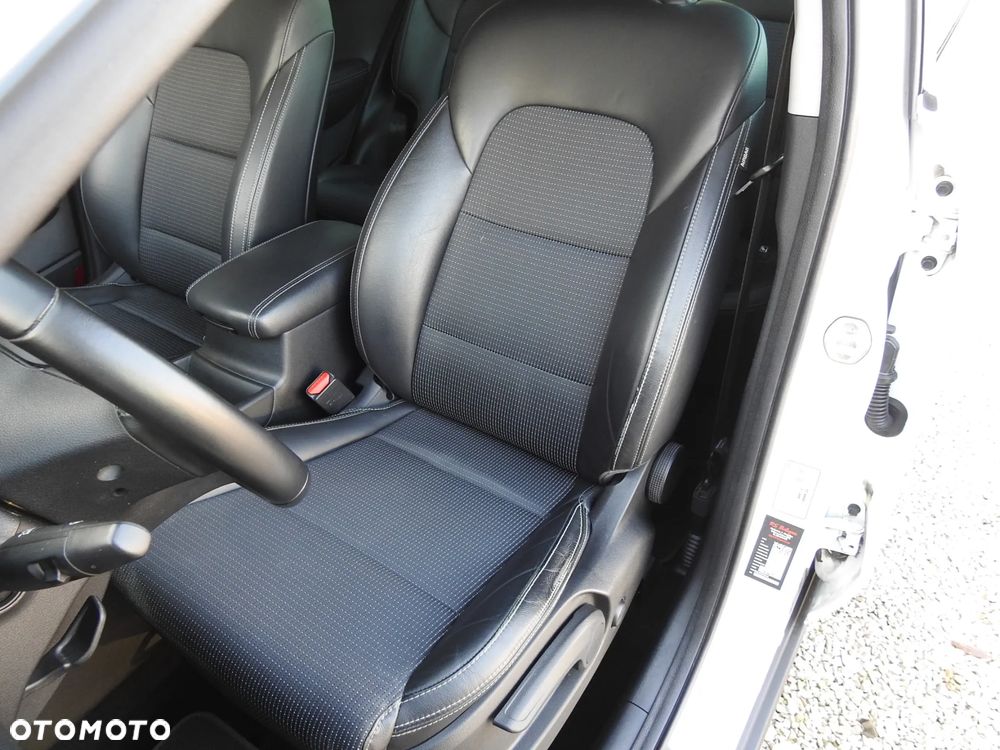 Kia Sportage 1.7 CRDI 2WD ISG Dream-Team Edition - 10