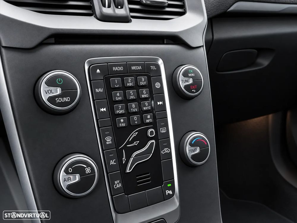 Volvo V40 2.0 D3 Momentum - 28
