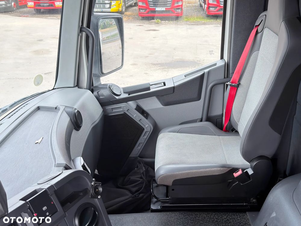 Renault T 380 * SKRZYNIA 6,80 m * HIAB 144 BS - 2 HIDUO + PILOT * STAN BDB - 11