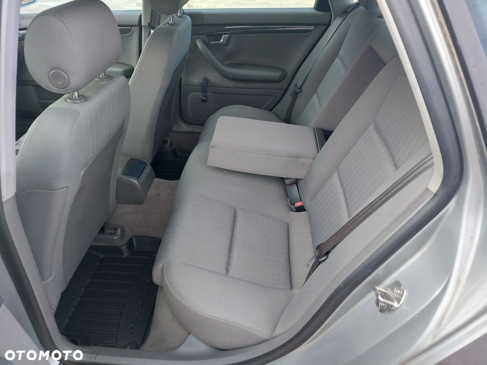 Audi A4 Limousine - 10