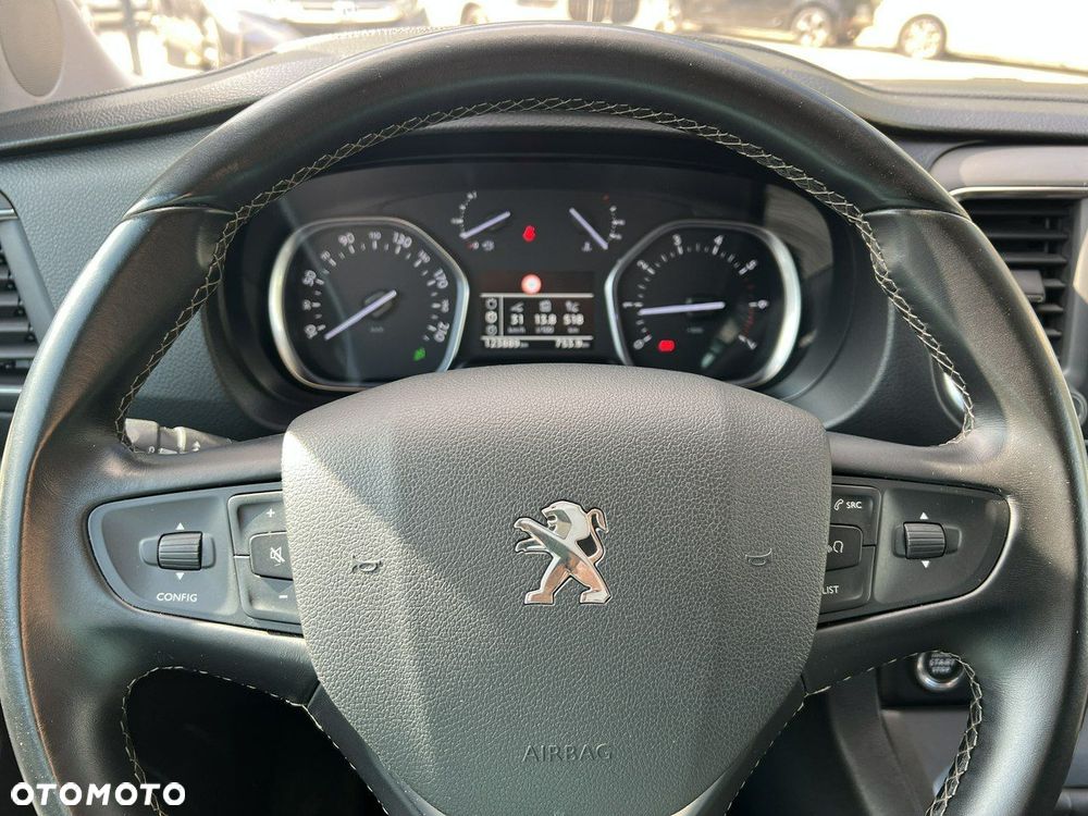 Peugeot Traveller 2.0 BlueHDi Long Business Vip - 30