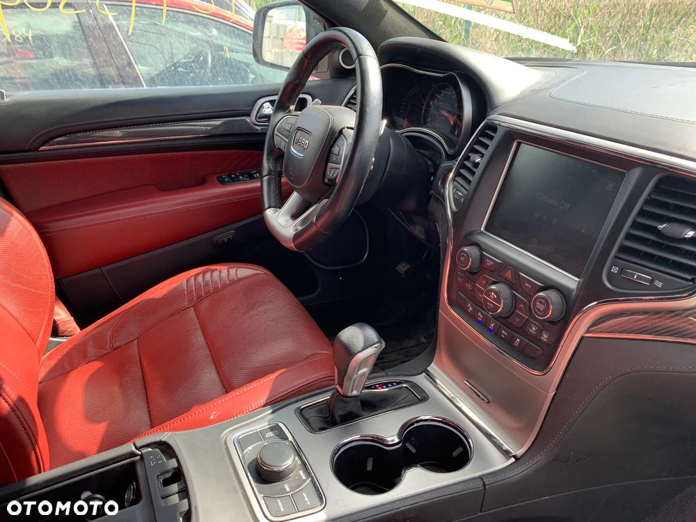 Jeep Grand Cherokee SRT - 11