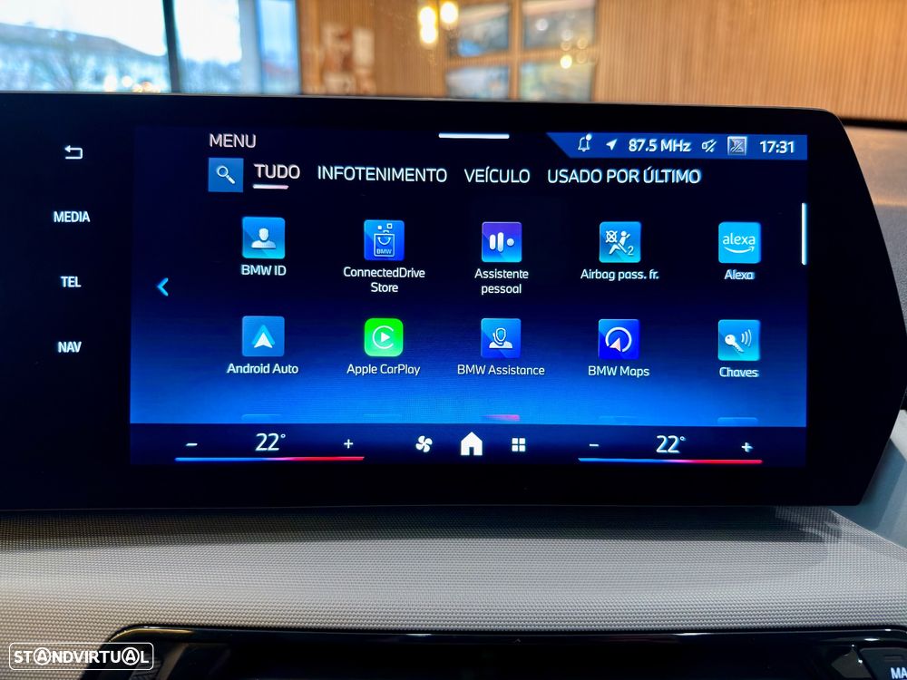 BMW X1 sDrive18d - 38