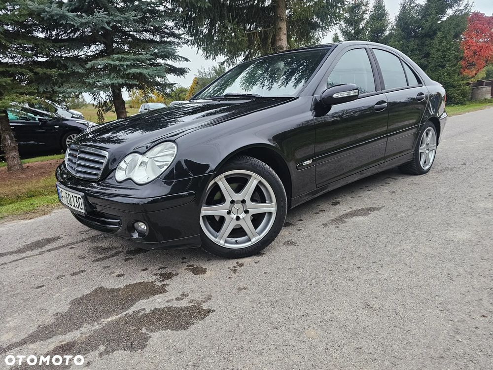 Mercedes-Benz Klasa C 180 Kompressor Classic Sport Edition - 25