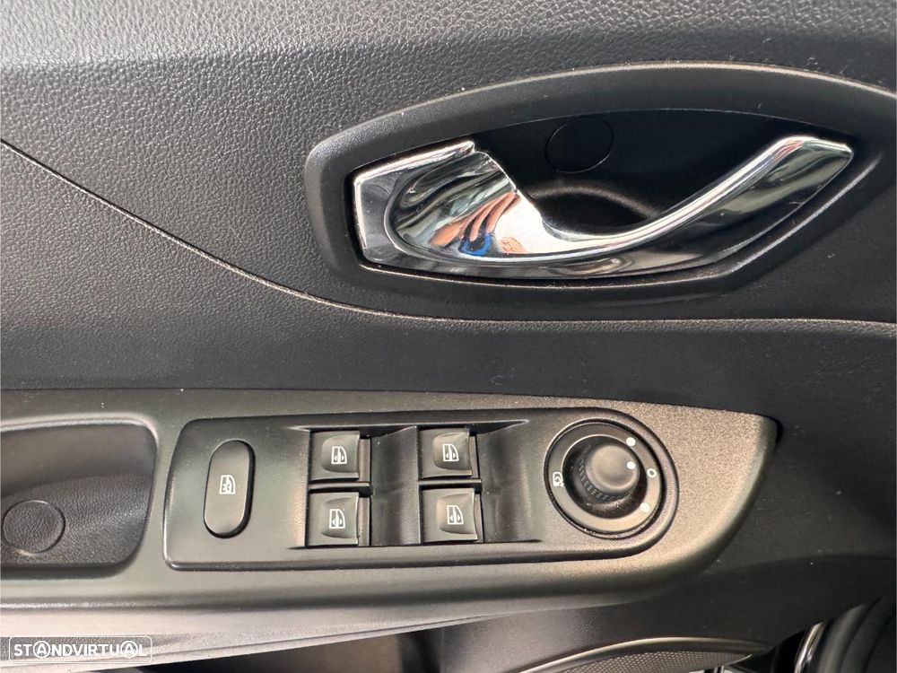 Renault Captur ENERGY dCi 90 S&S Expression - 11