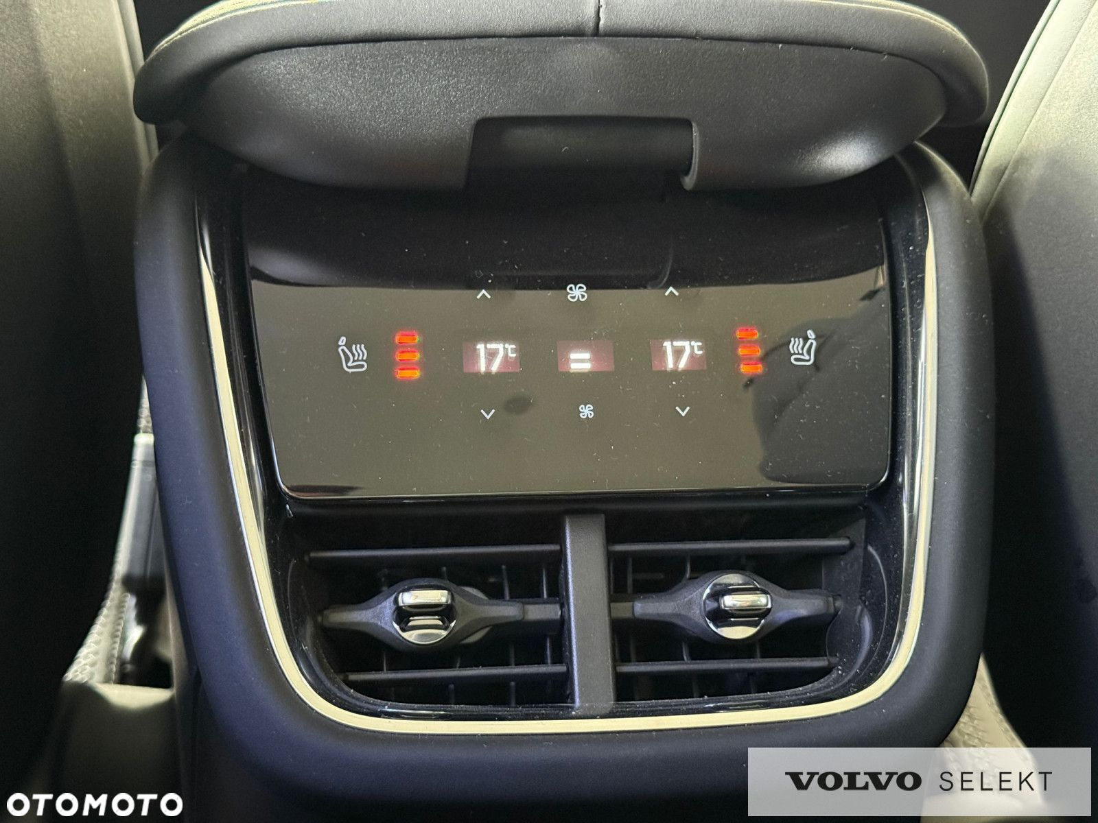 Volvo EX90 - 36