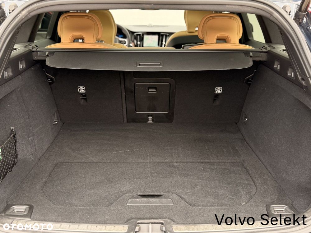 Volvo V60 Cross Country - 29
