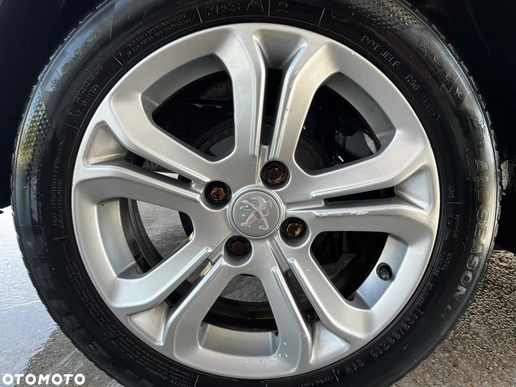 Peugeot 208 1.2 PureTech Allure - 23