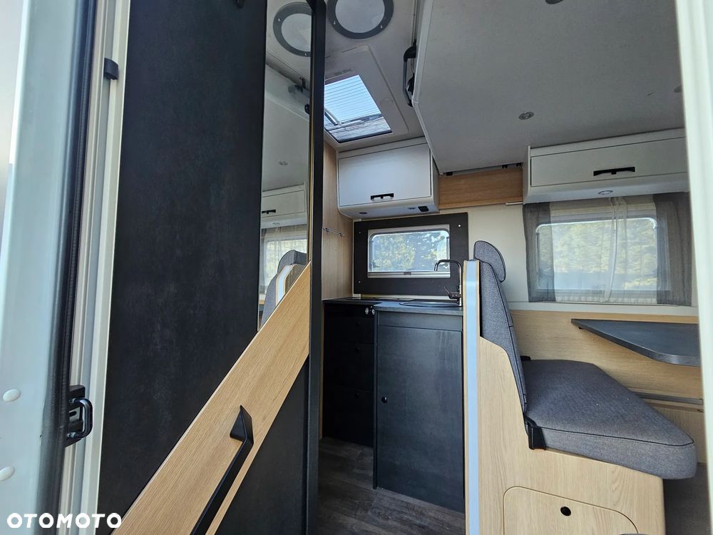 Sunlight CAPRON / HYMER ERIBA T67 Zimowy 4 miejsca do spania - 9