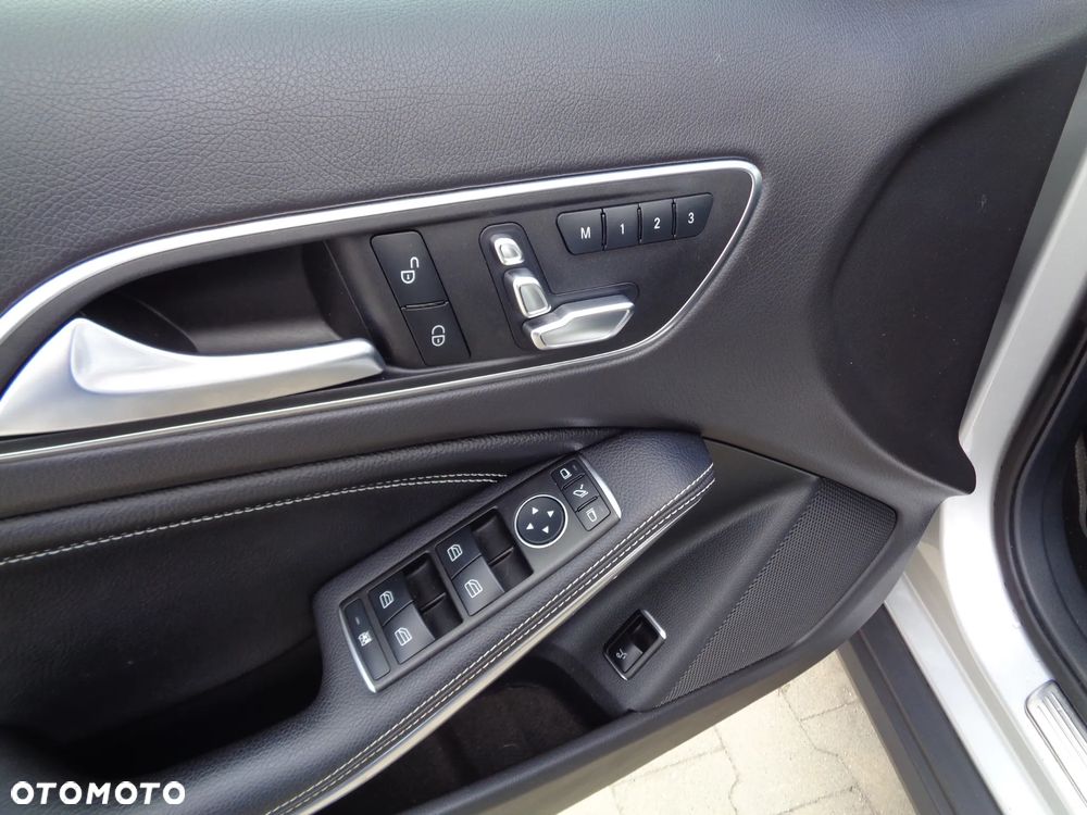 Mercedes-Benz GLA 180 7G-DCT Activity Edition - 28