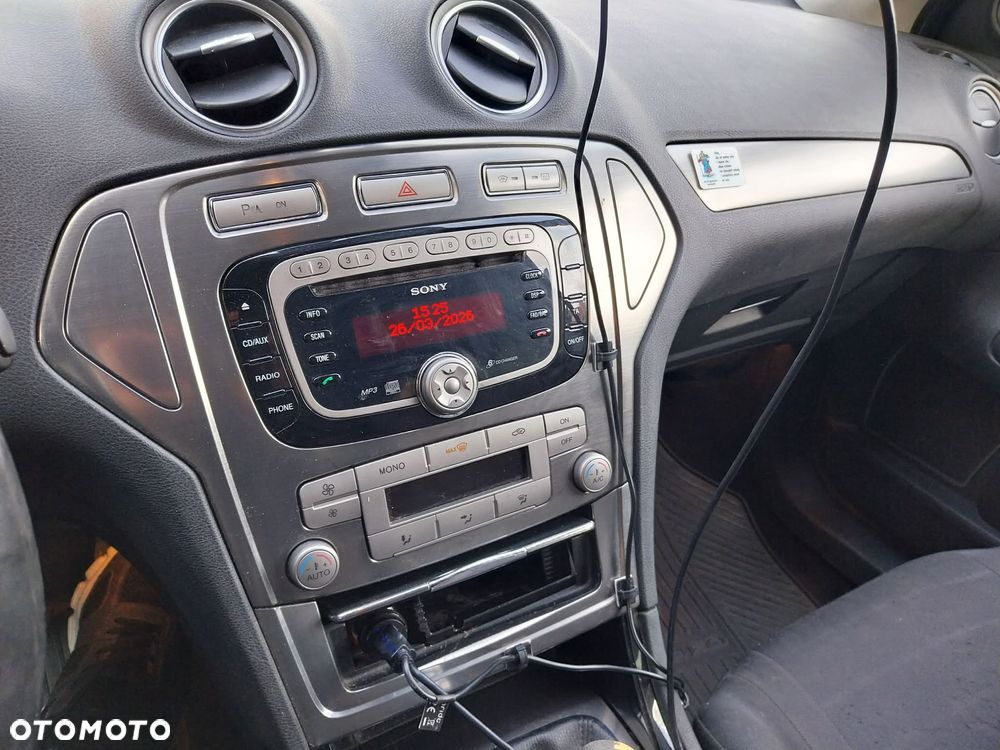 Ford Mondeo 2.0 TDCi Ambiente - 8