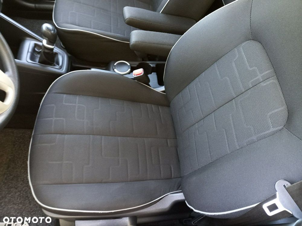 Kia Venga - 28