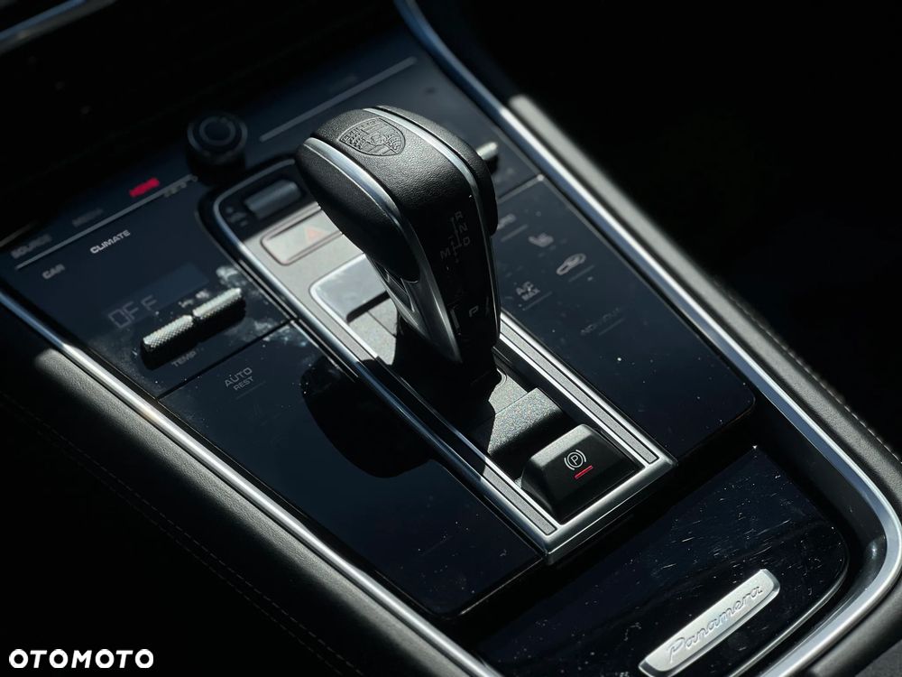 Porsche Panamera - 22