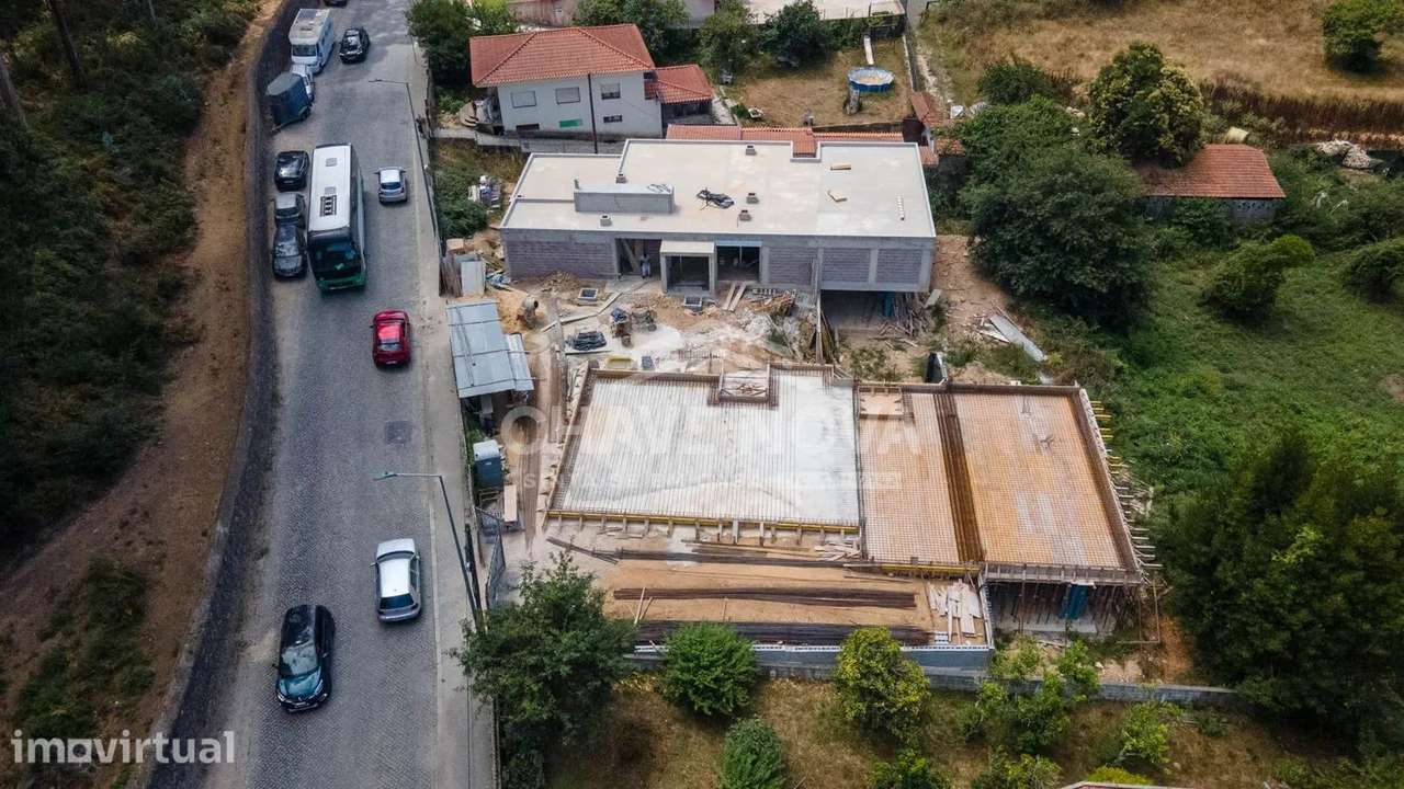 Moradia Isolada V3 c/ Garagem Box em Grijó - Grande imagem: 2/21
