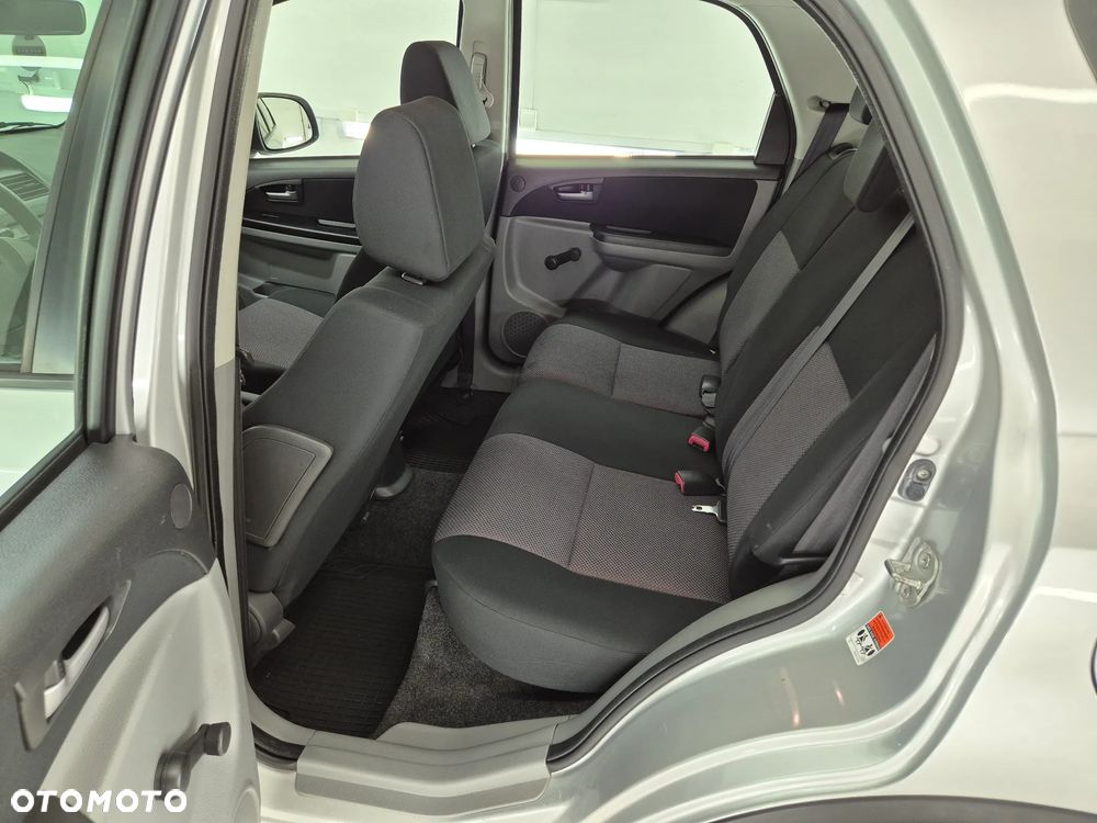 Suzuki SX4 1.6 VVT 4x4 Comfort - 22