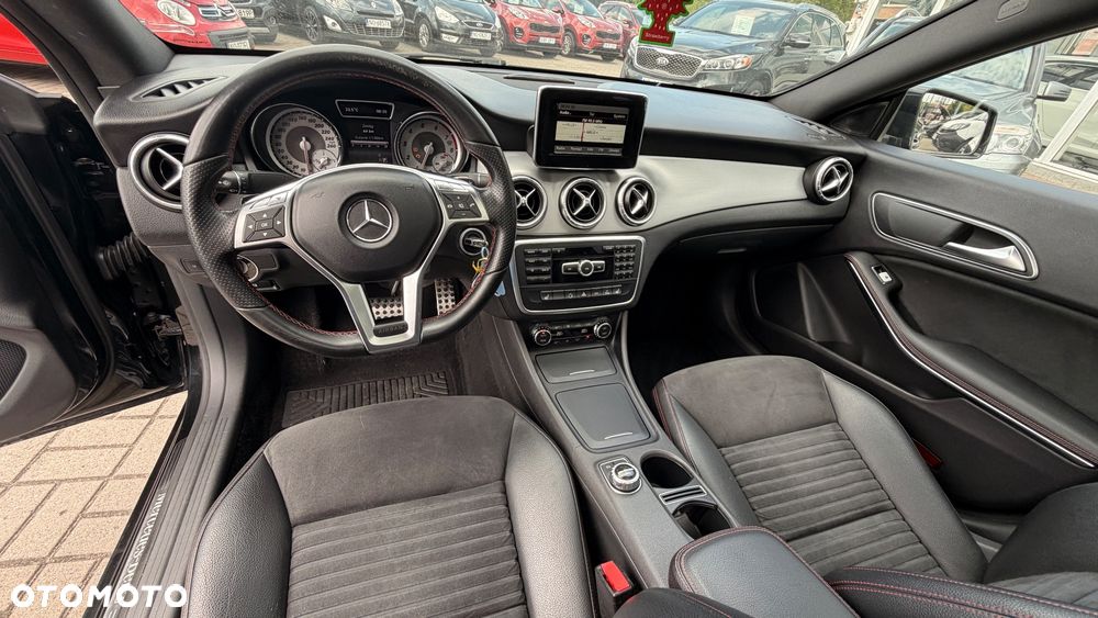 Mercedes-Benz CLA 180 7G-DCT AMG Line - 7