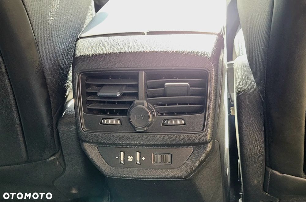 Peugeot 5008 1.5 BlueHDi Allure S&S EAT8 - 31
