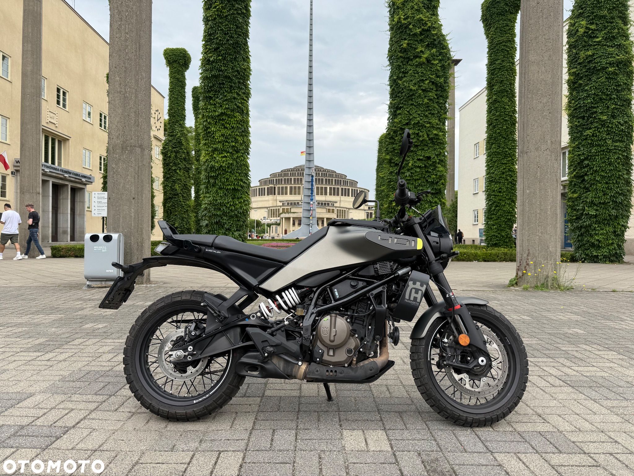 Husqvarna Svartpilen - 1