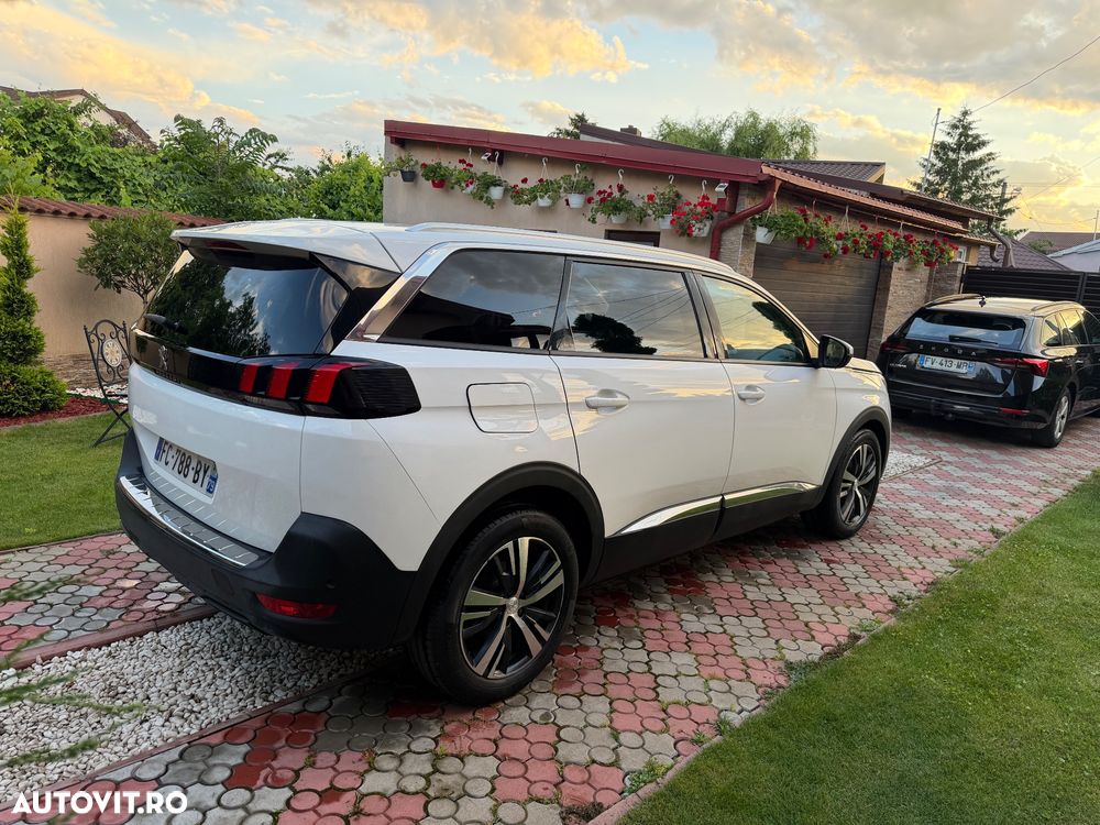 Peugeot 5008 - 8