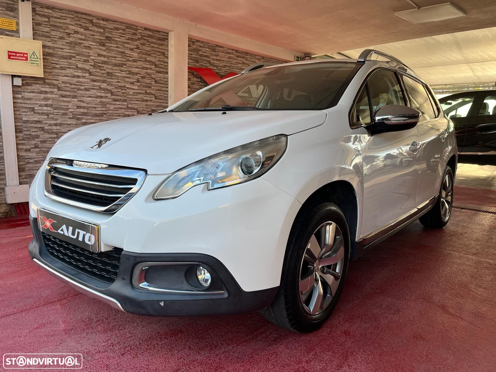 Peugeot 2008 1.2 PureTech Allure - 1