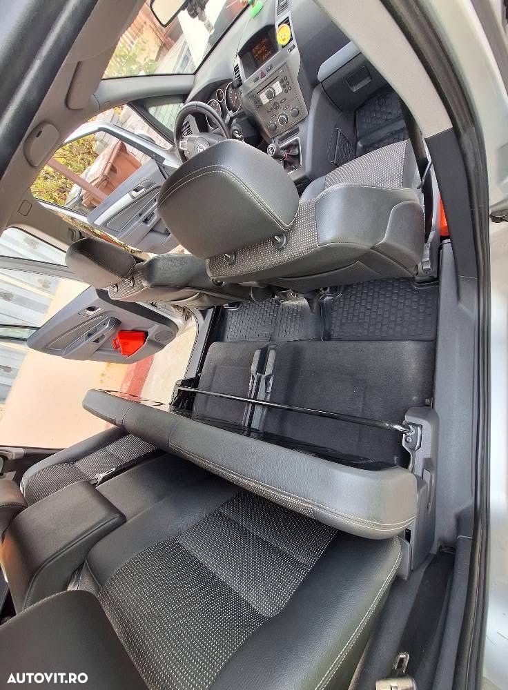Opel Zafira - 9