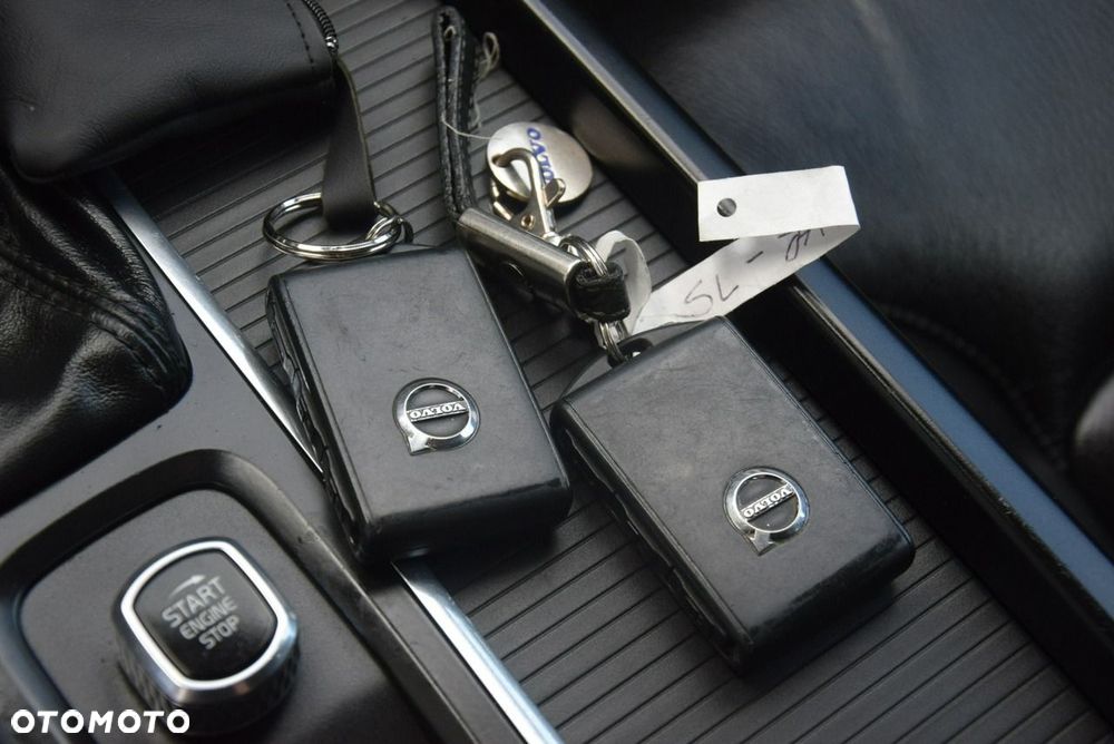 Volvo XC 60 D5 AWD Momentum - 32