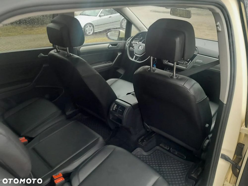 Volkswagen Touran - 20