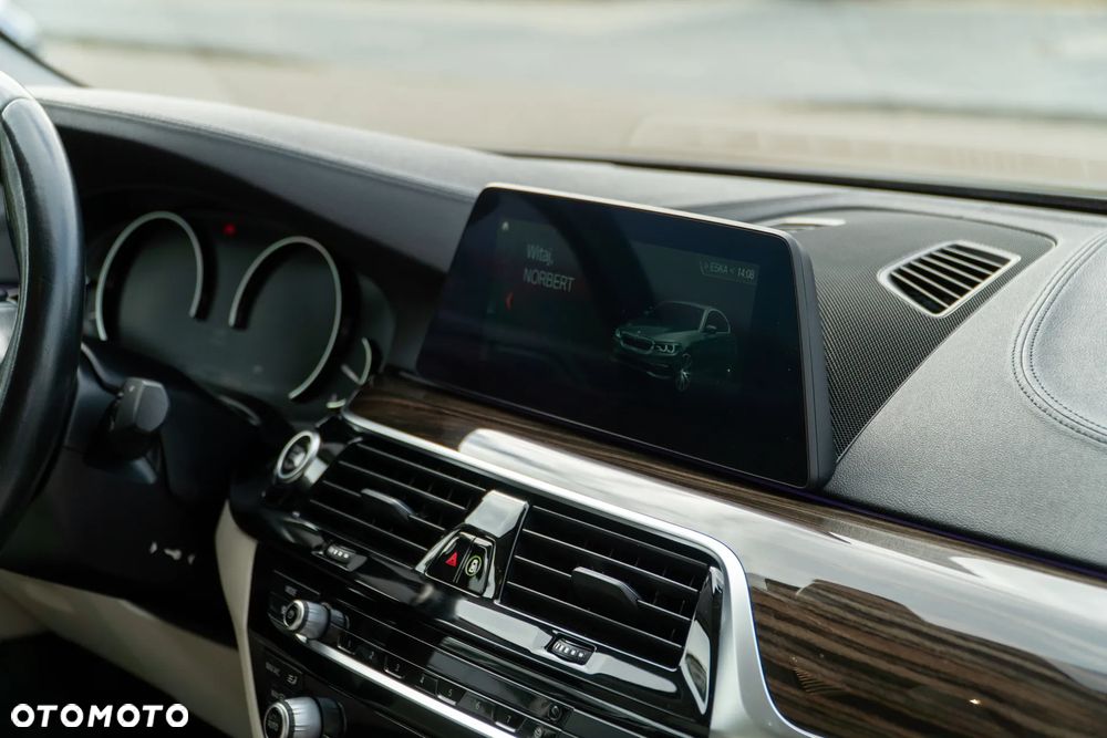 BMW Seria 5 520d xDrive Luxury Line - 17