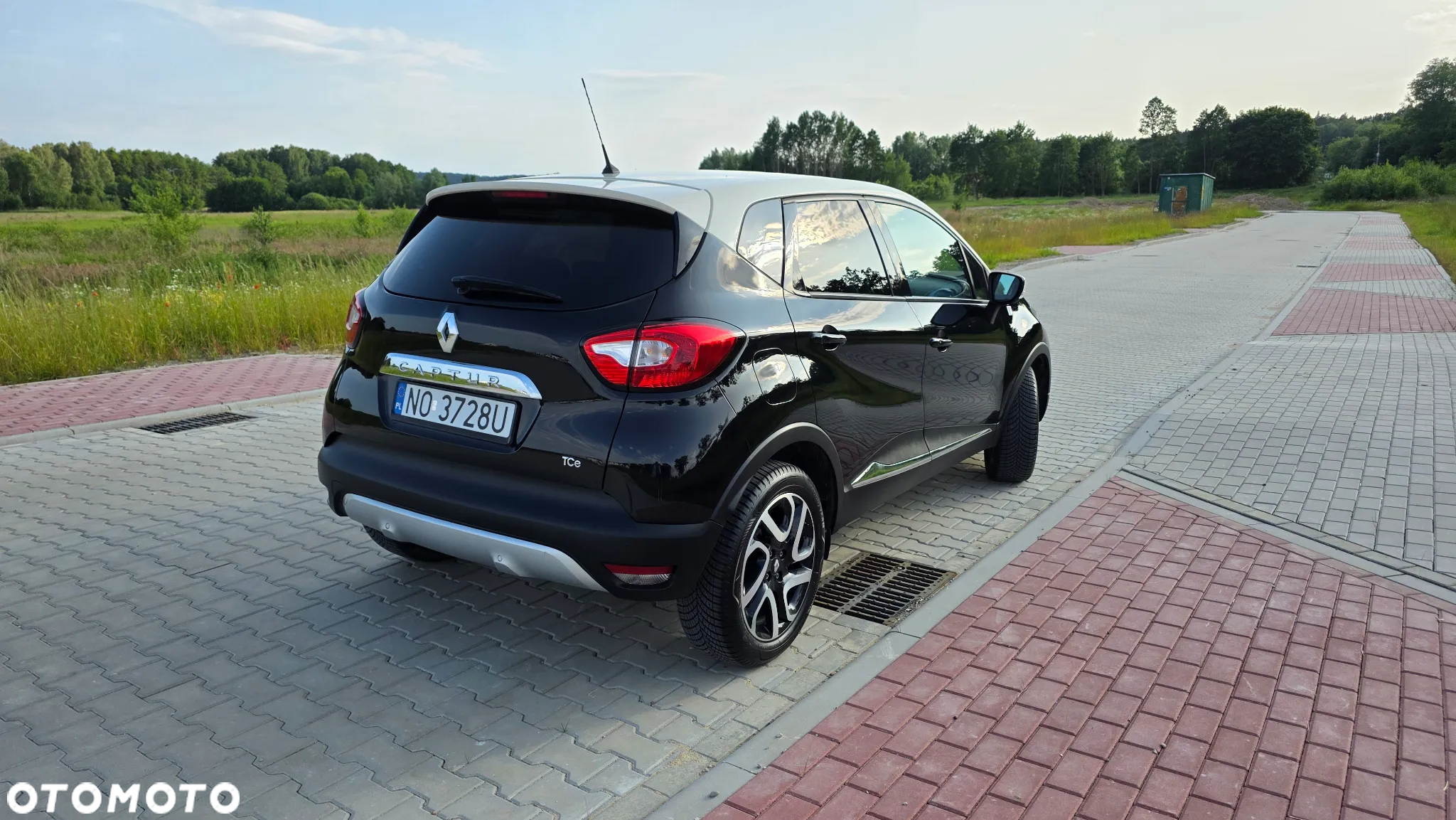 Renault Captur 1.2 TCe Helly Hansen EDC - 2