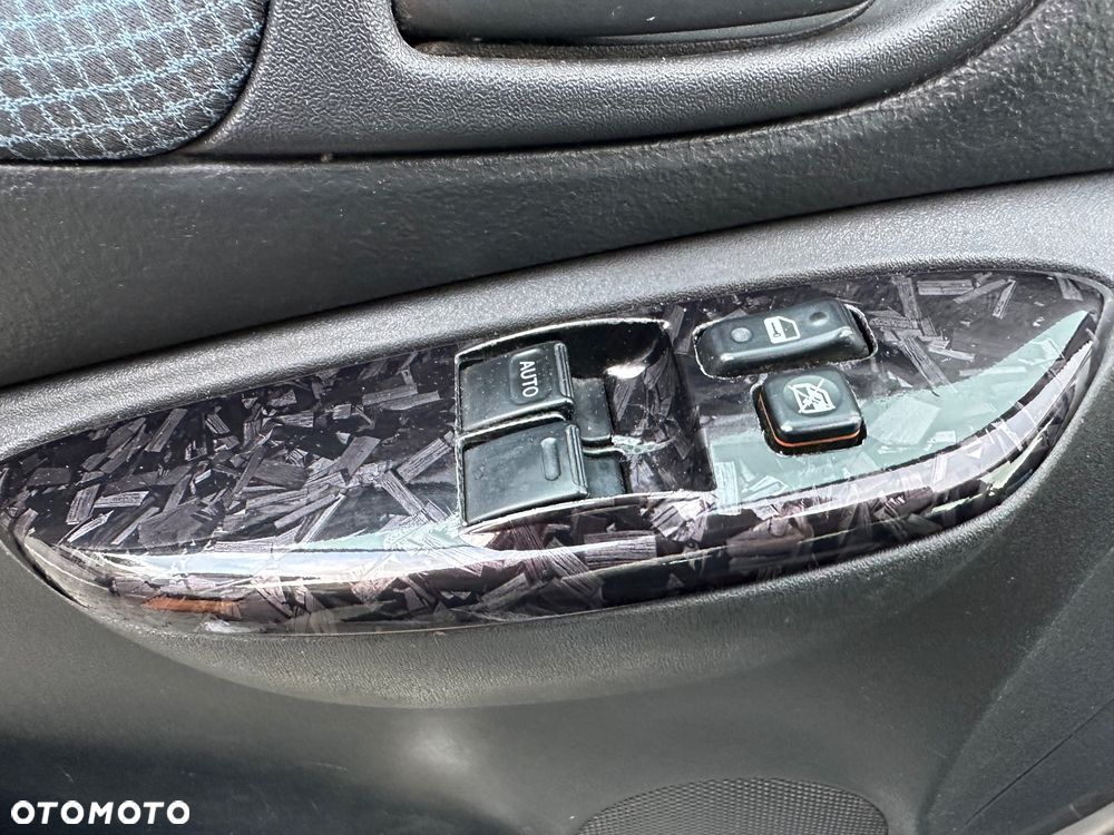 Toyota Yaris - 17