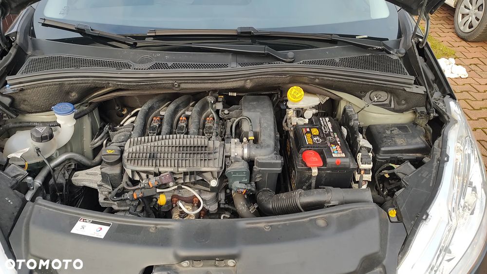 Peugeot 208 - 14