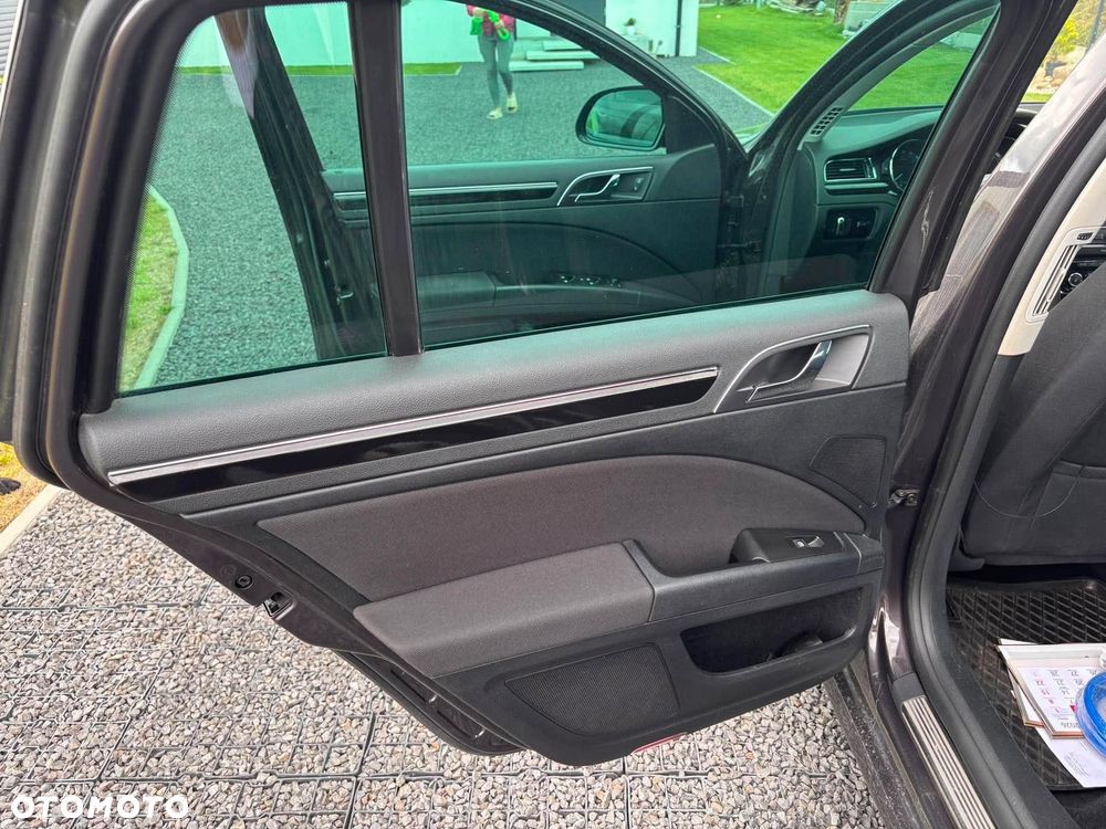 Skoda Superb 2.0 TDI DSG Ambition - 25
