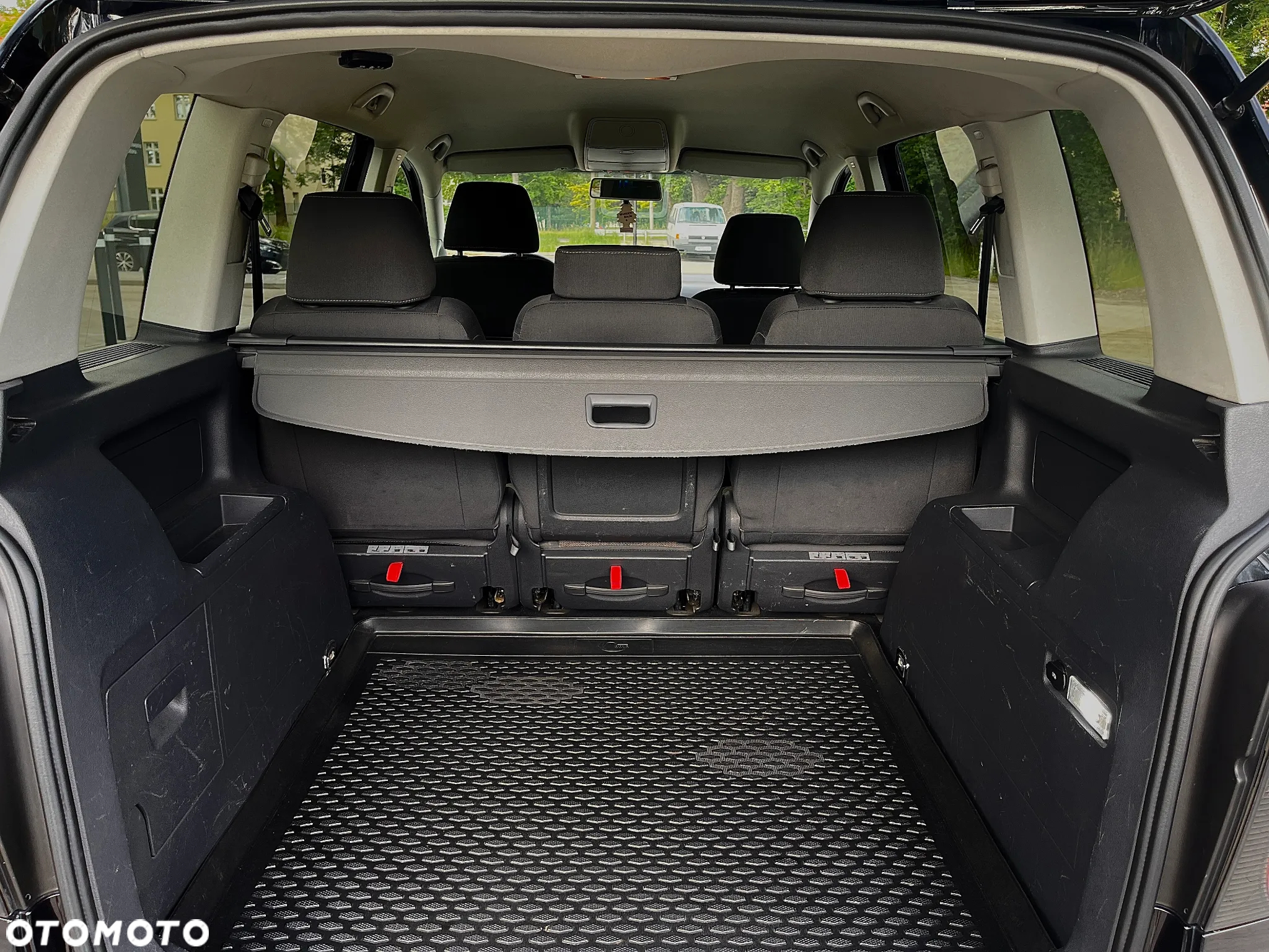 Volkswagen Touran 2.0 TDI DPF Cross - 24