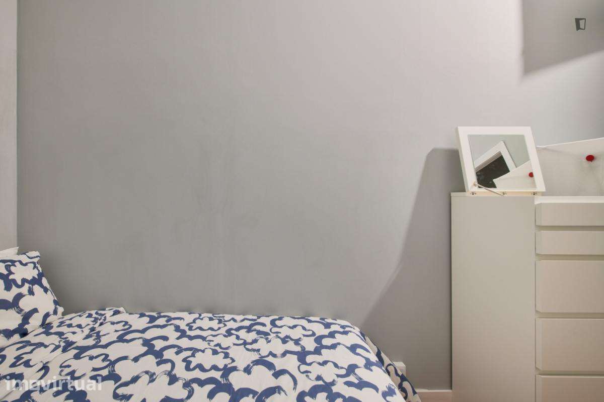 Quarto - localizado em Entrecampos Lisbon - Grande imagem: 5/50