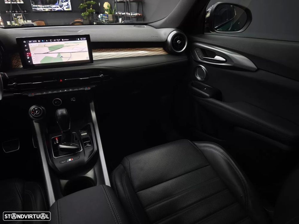 Alfa Romeo Tonale 1.5 Hybrid Veloce - 29