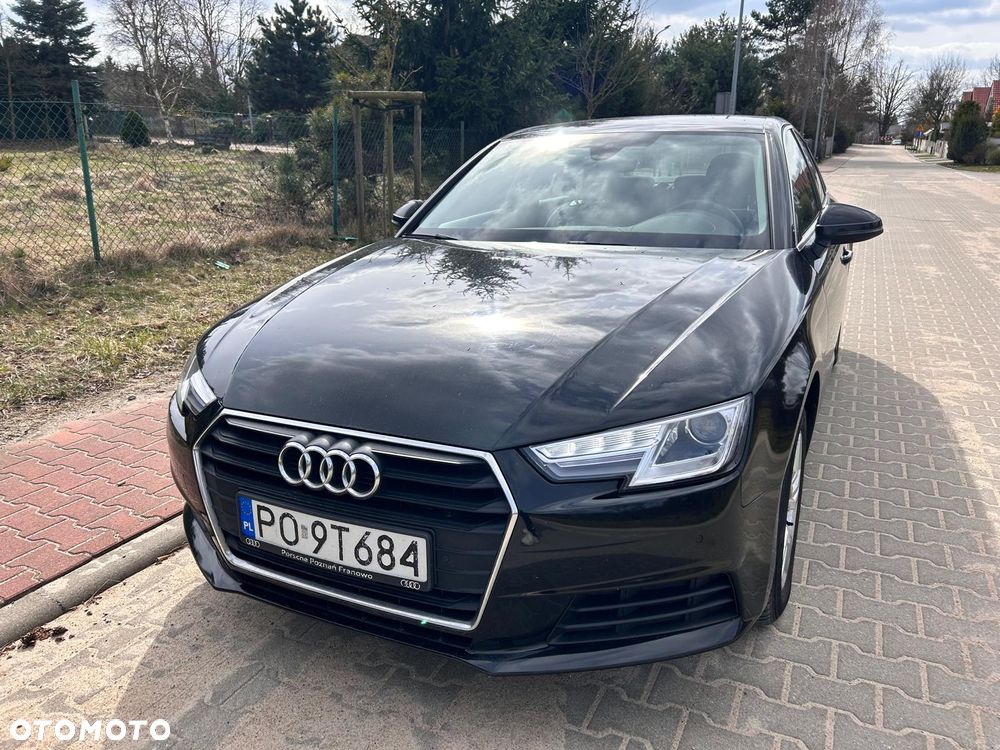 Audi A4 Limousine - 1