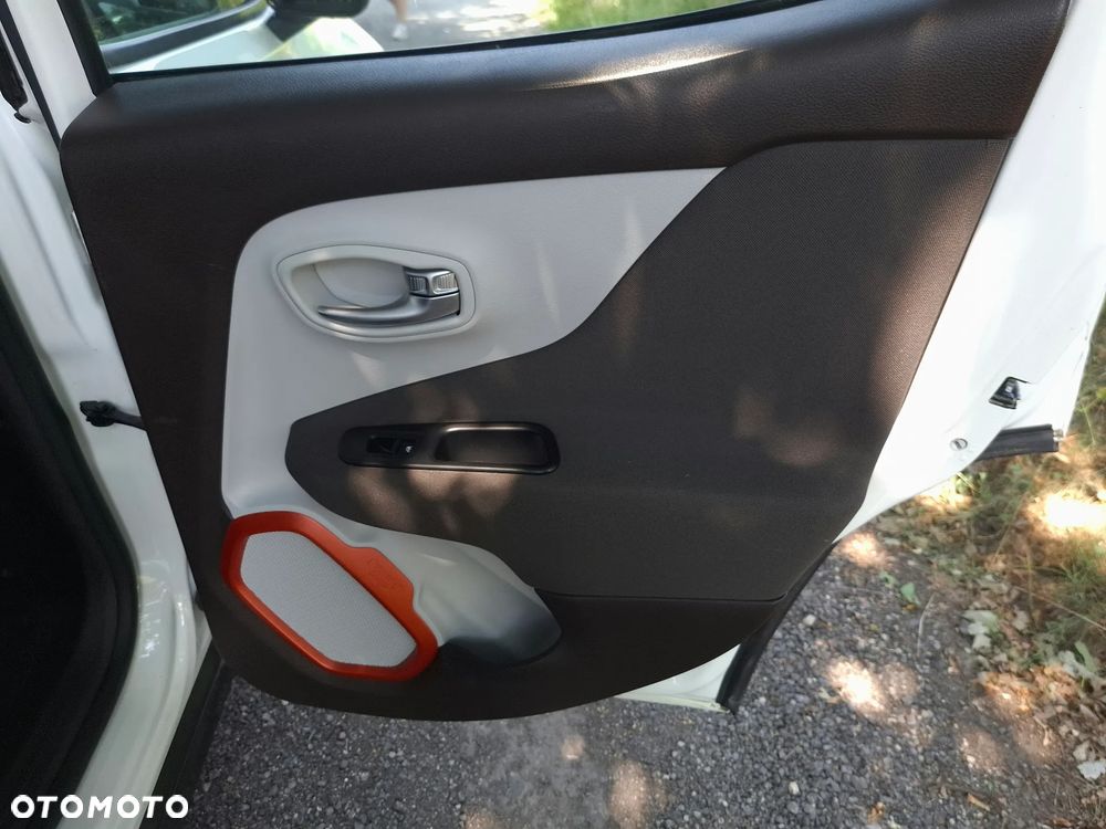 Jeep Renegade 1.4 MultiAir Longitude - 25