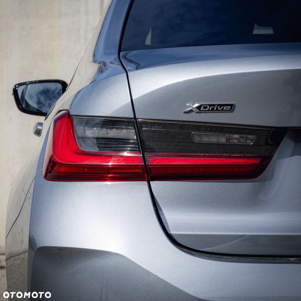 BMW Seria 3 320d xDrive - 10