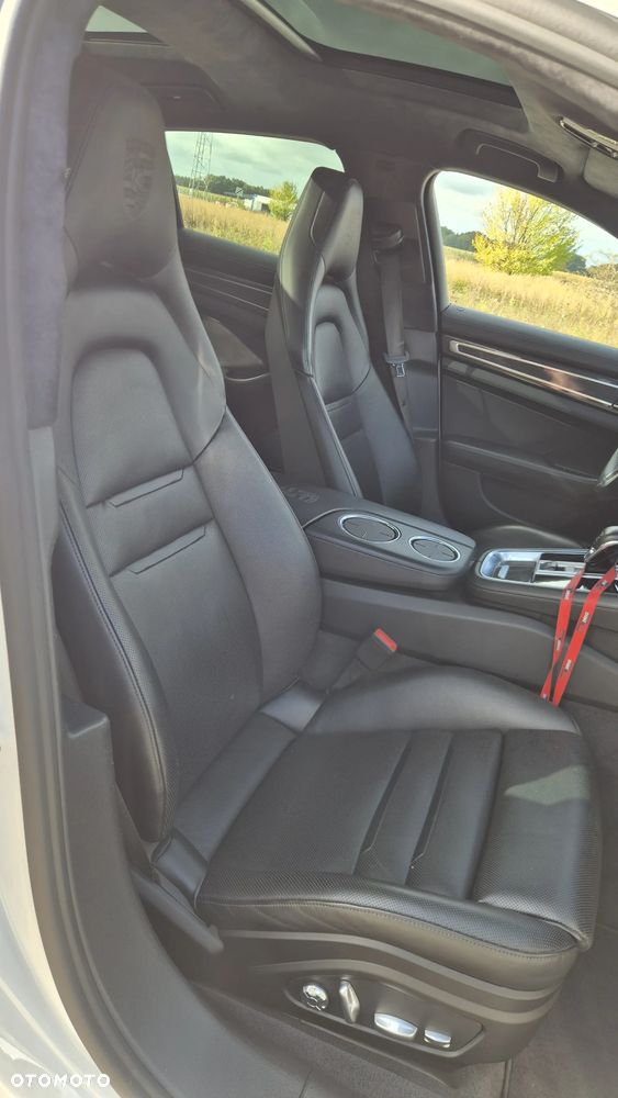 Porsche Panamera 4 E-Hybrid - 13