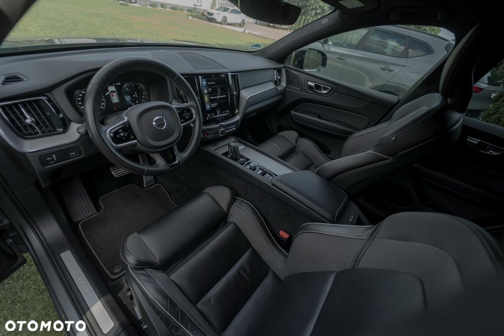 Volvo XC 60 B4 D AWD R-Design - 18
