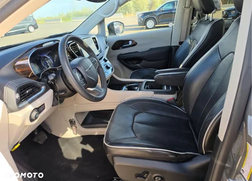 Chrysler Pacifica - 7