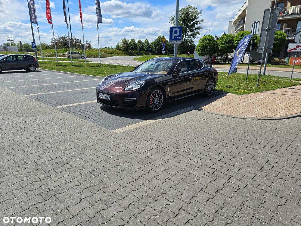 Porsche Panamera Turbo - 32