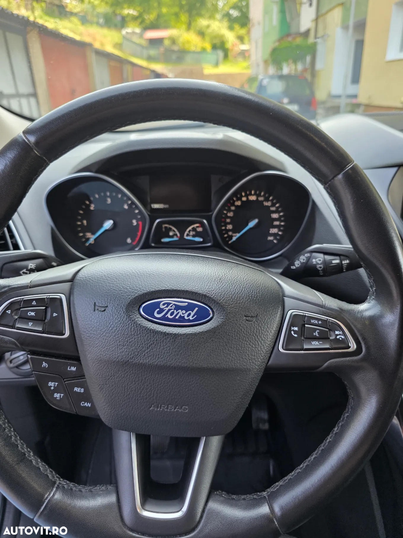 Ford Kuga 2.0 TDCi 2WD Titanium - 4