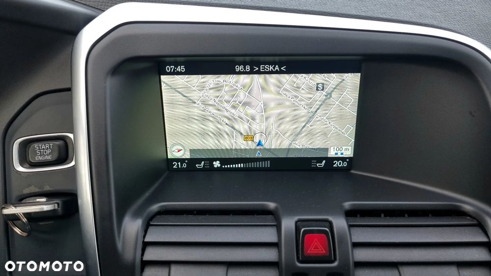 Volvo XC 60 D3 Momentum - 25