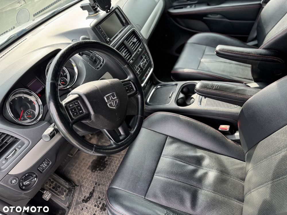 Dodge Grand Caravan 3.6 R/T - 10