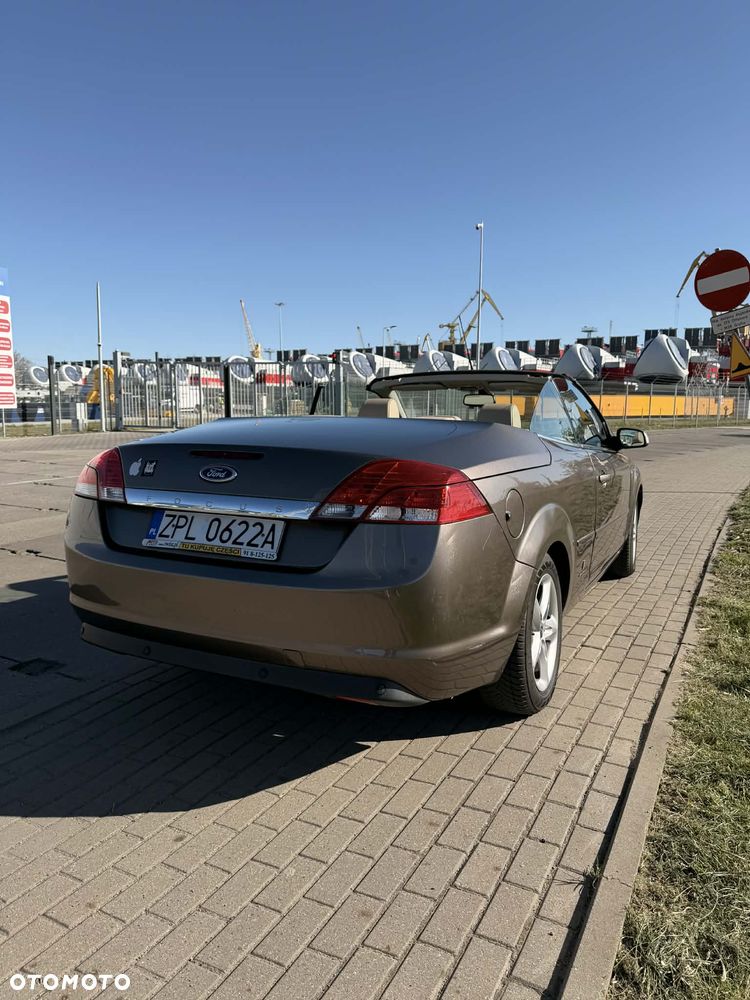Ford Focus CC 2.0 Titanium - 4