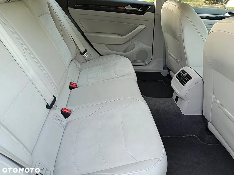 Volkswagen Arteon 2.0 TDI SCR Elegance DSG - 24
