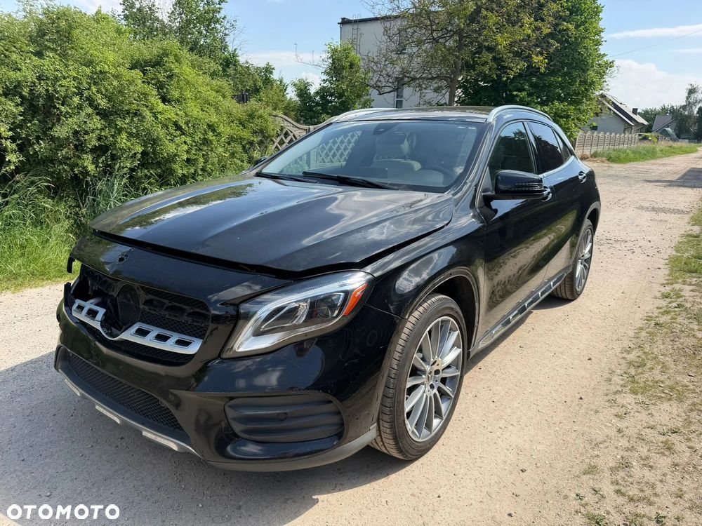 Mercedes-Benz GLA 250 4Matic 8G-DCT AMG Line - 4