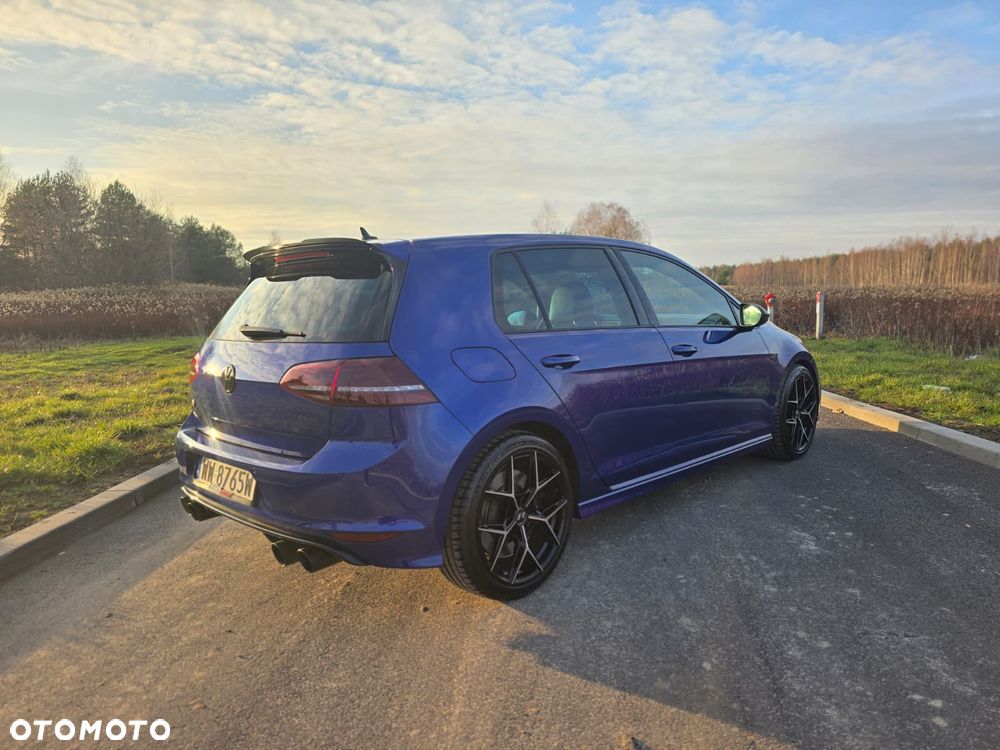 Volkswagen Golf - 10